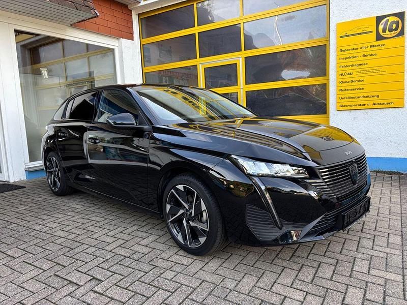 Schwarz Gebraucht 2024 Peugeot 308 Allure Limousine | 18.680 € (Superpreis) - Bild 1/4