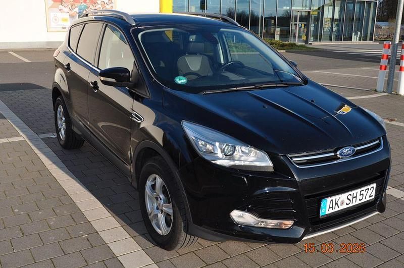 Gebraucht Ford Kuga Titanium 179 PS (131 kW) 2015 Schwarz SUV