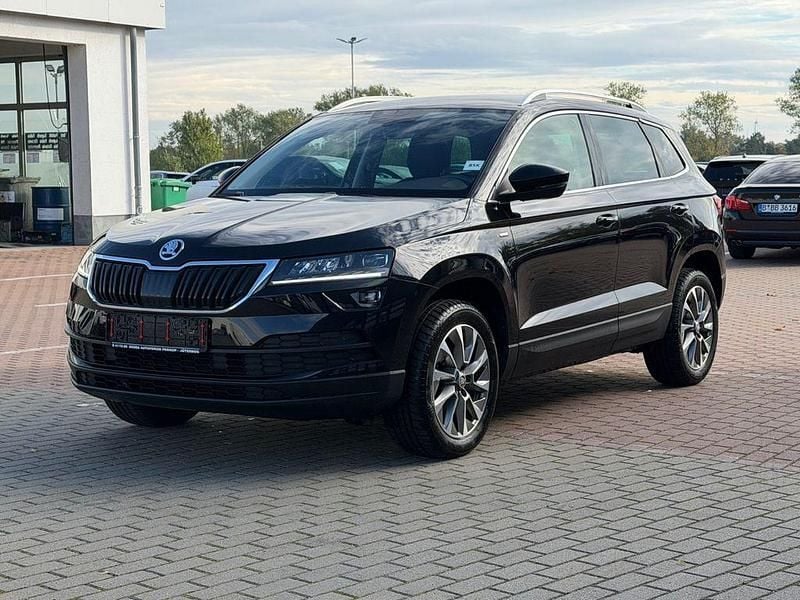 Schwarz Gebraucht 2021 Skoda Karoq Clever SUV | 22.490 € (Superpreis) - Bild 1/4