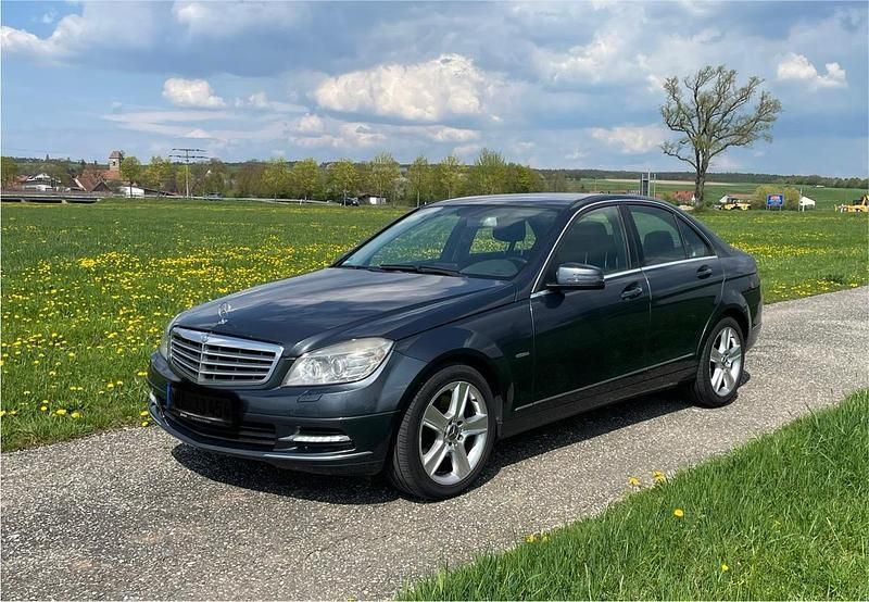 Gebraucht Mercedes C350 Elegance 231 PS (169 kW) 2010 Grau Limousine