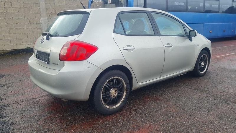 Gebraucht Toyota Auris Executive 126 PS (92 kW) 2008 Silber Kleinwagen