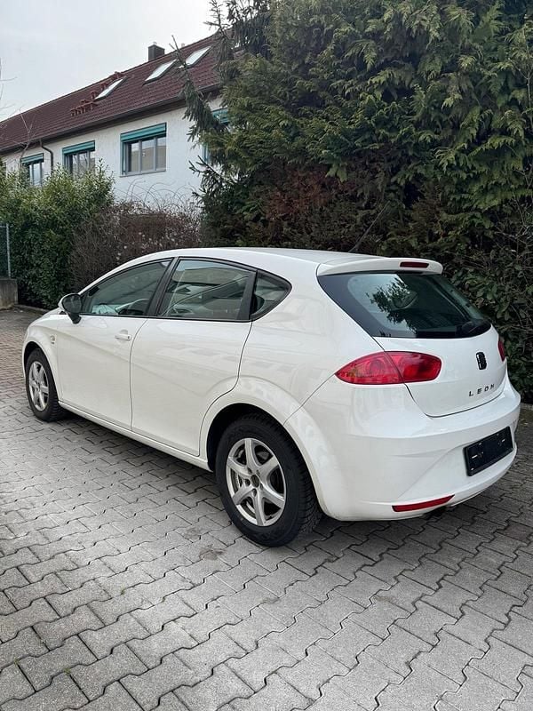 Gebraucht Seat Leon 125 PS (91 kW) 2009 Weiß Kleinwagen