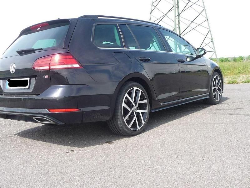Gebraucht VW Golf VII Comfortline 150 PS (110 kW) 2018 Schwarz Kombi