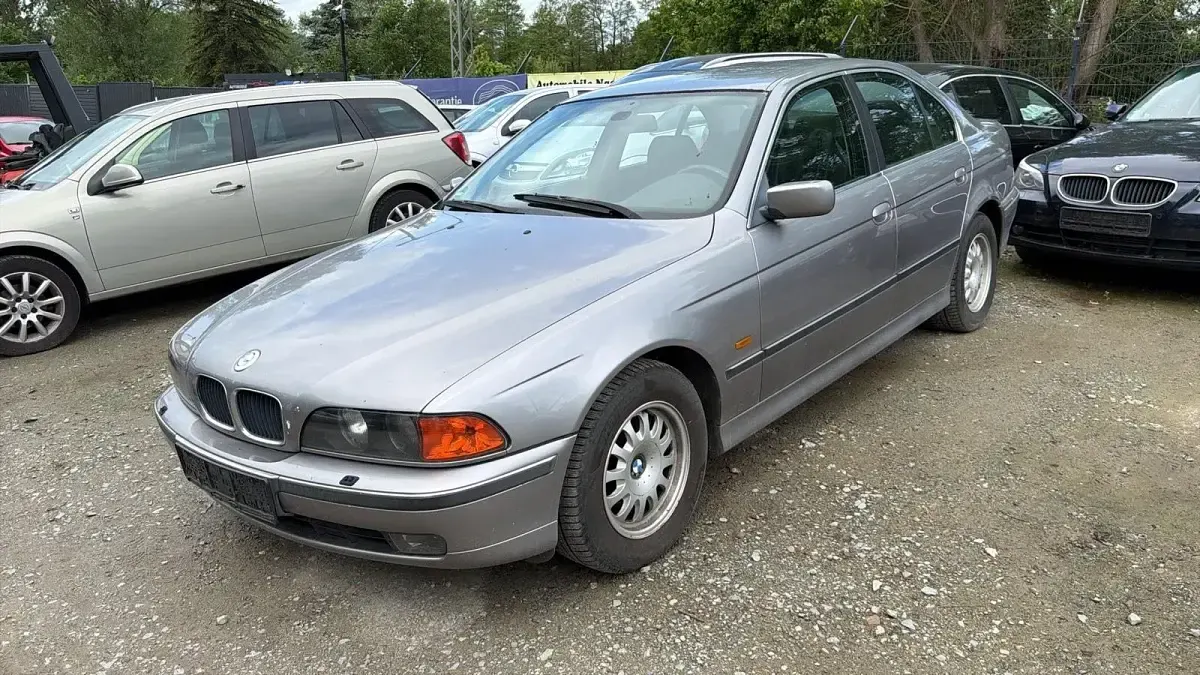 Używany BMW 520 150 KM (110 kW) 1997 Szary Sedan/Limuzyna