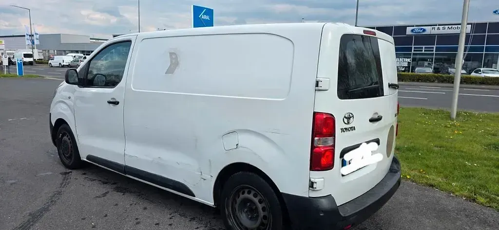 Gebraucht Toyota Proace Team 120 PS (88 kW) 2020 Weiß Van / Kleinbus