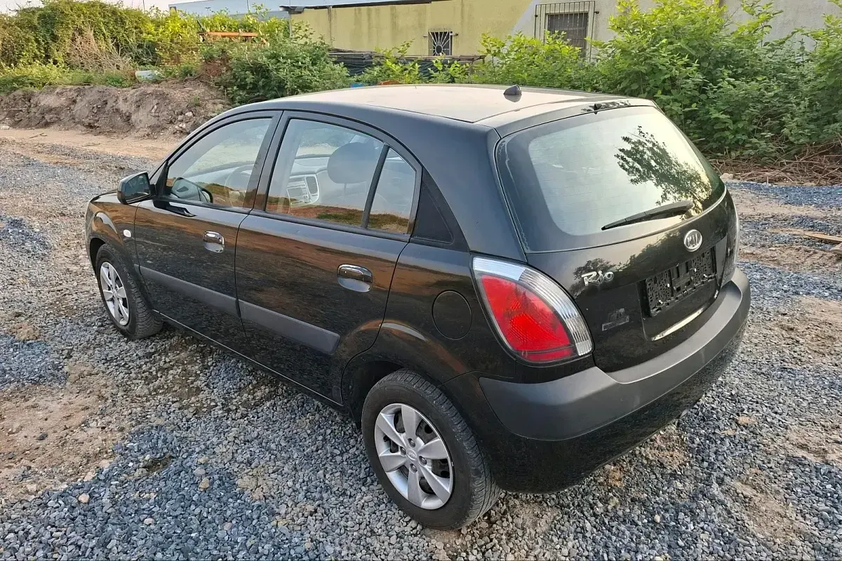 Gebraucht Kia Rio 97 PS (71 kW) 2009 Schwarz Limousine