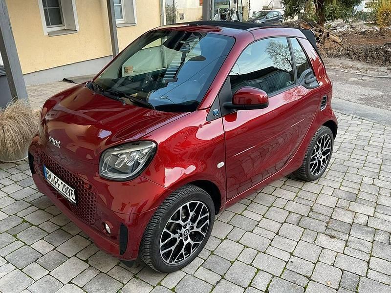 Rot Gebraucht 2021 Smart ForTwo Electric Drive Cabrio | 13.500 € (Fairer Preis) - Bild 1/4