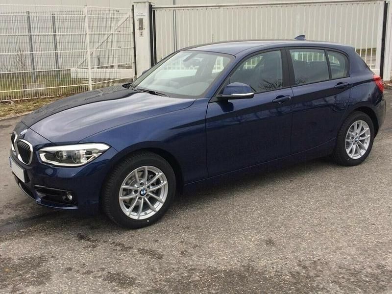 Gebraucht BMW 118 Sport Line 136 PS (100 kW) 2018 Blau Kleinwagen