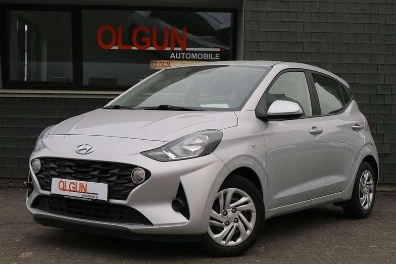 Gebraucht Hyundai i10 Select 67 PS (49 kW) 2021 Silber Kleinwagen