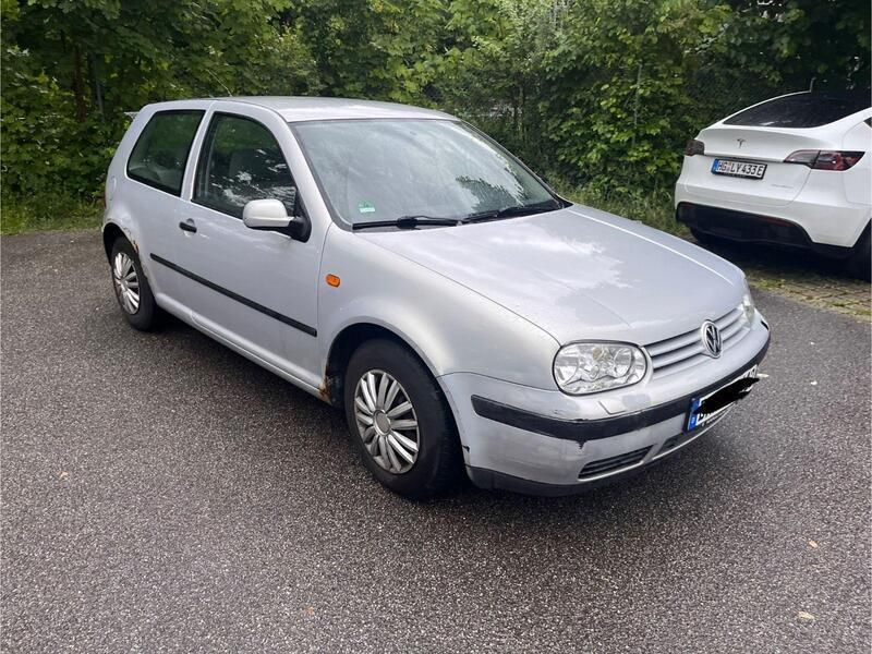 Silber Gebraucht 1999 VW Golf IV Basis Limousine | 800 € (Superpreis) - Bild 1/4