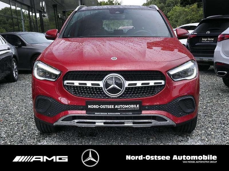 Gebraucht Mercedes GLA180 Progressive 116 PS (85 kW) 2022 Manufaktur lack manufaktur pat SUV