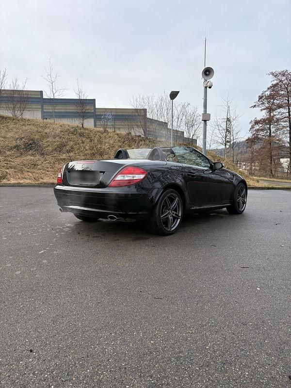Gebraucht Mercedes SLK280 231 PS (169 kW) 2007 Schwarz Cabrio