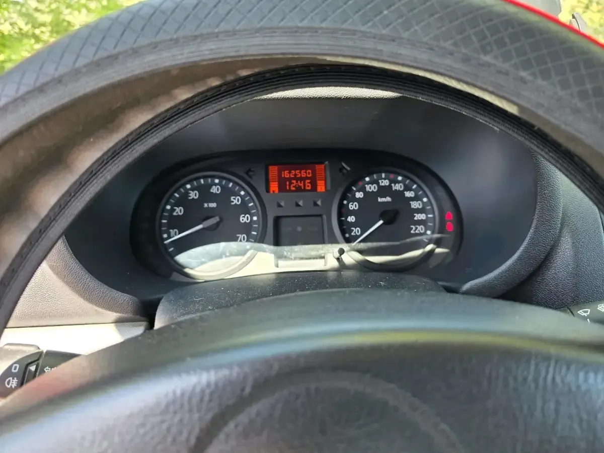 Gebraucht Renault Clio 58 PS (42 kW) 2010 Rot Kleinwagen