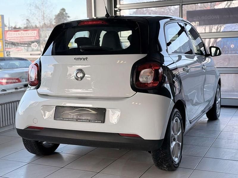 Gebraucht Smart ForFour Passion 71 PS (52 kW) 2016 Weiß Kleinwagen