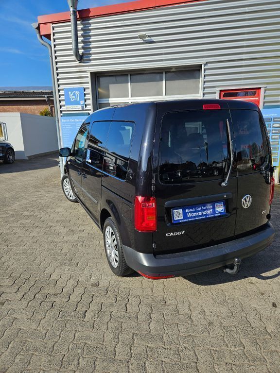 Gebraucht VW Caddy Trendline 125 PS (91 kW) 2018 Deep black perleffekt Van / Kleinbus