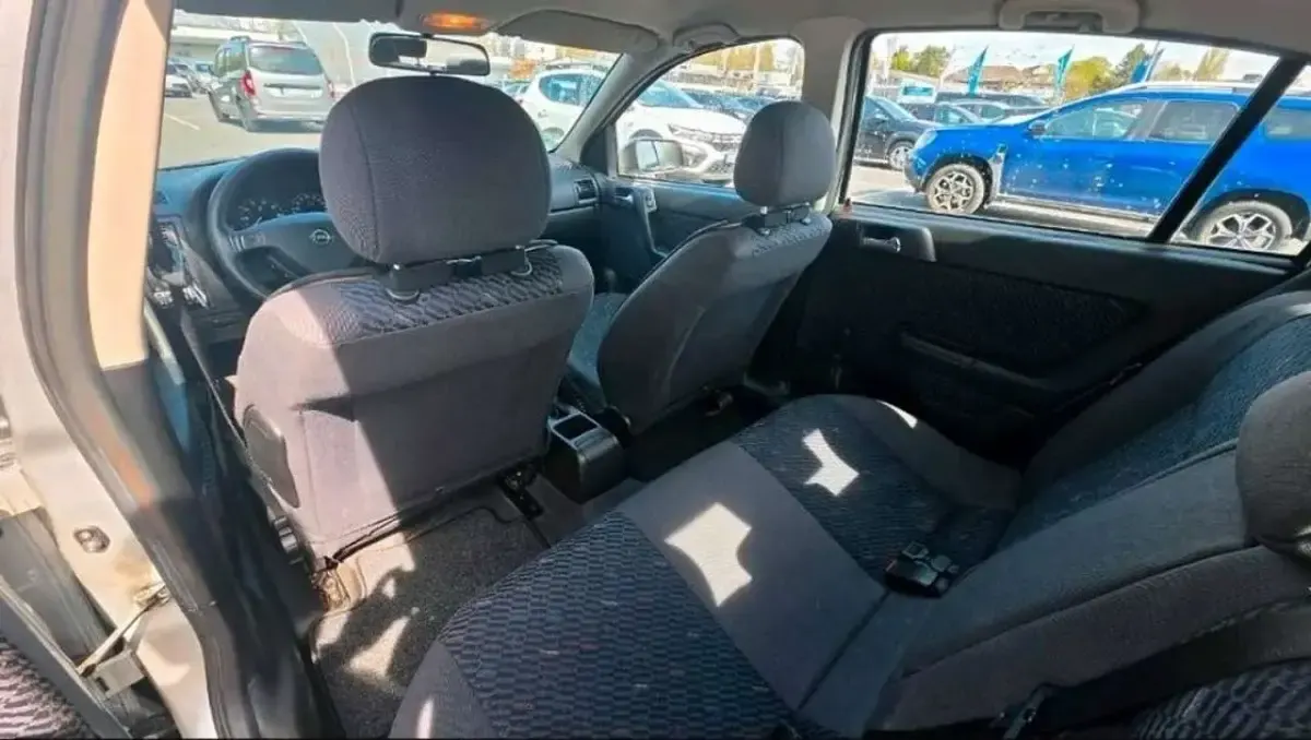 Używany Opel Astra 90 KM (66 kW) 1993 Sedan/Limuzyna