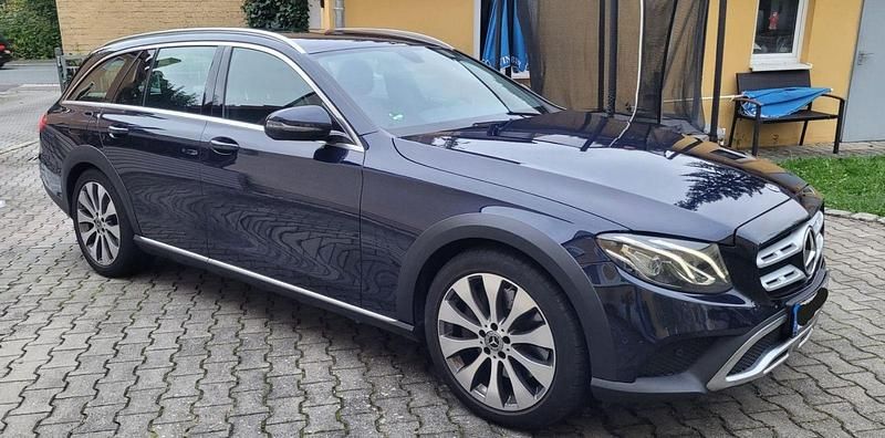 Gebraucht Mercedes E350 258 PS (189 kW) 2018 Blau Kombi