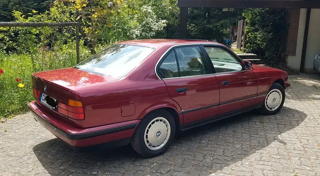 Gebraucht BMW 520 150 PS (110 kW) 1992 Rot Limousine
