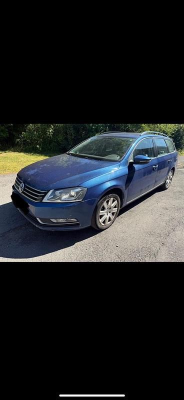 Blau Gebraucht 2013 VW Passat Kombi | 4.000 € (Superpreis) - Bild 1/4
