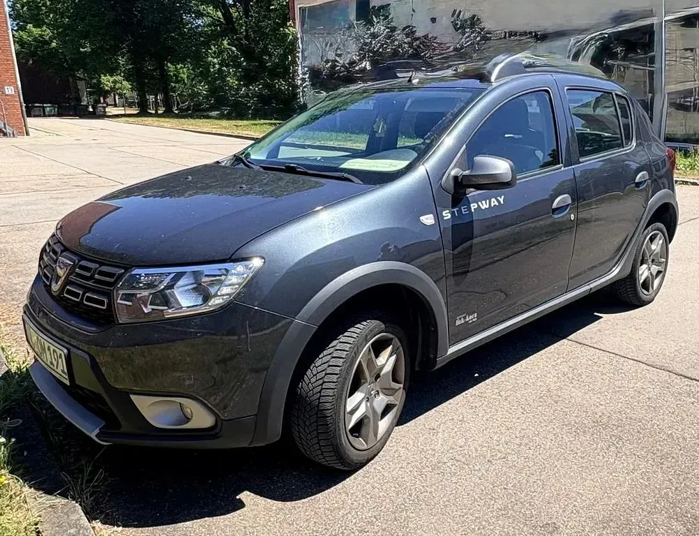 Gebraucht Dacia Sandero Prestige 90 PS (66 kW) 2019 Grau SUV
