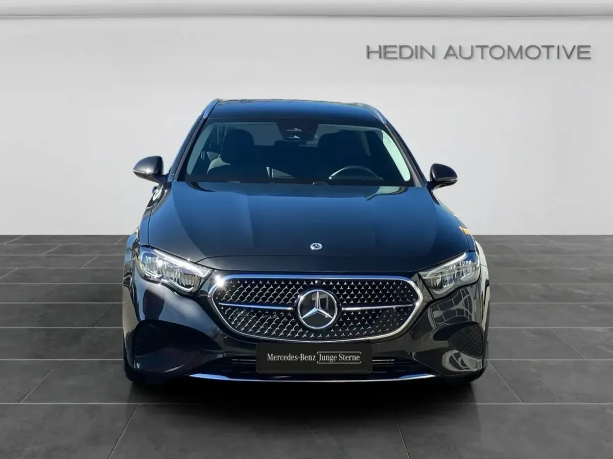 Gebraucht Mercedes E300 Avantgarde 204 PS (150 kW) 2025 Szary Kombi