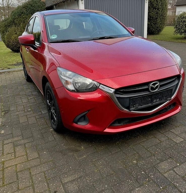 Gebraucht Mazda 2 Exclusive-Line 75 PS (55 kW) 2015 Rot Limousine