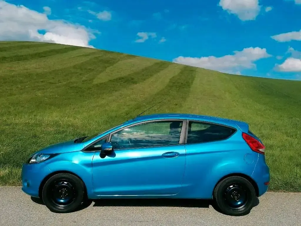 Gebraucht Ford Fiesta 82 PS (60 kW) 2009 Blau Kleinwagen