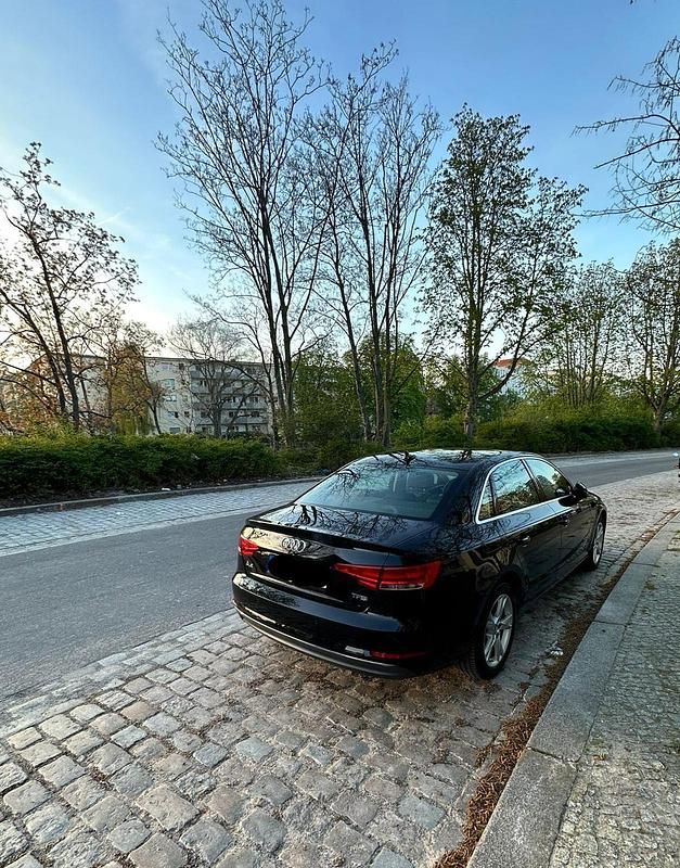 Schwarz Gebraucht 2017 Audi A4 Limousine | 15.500 € (Guter Preis) - Bild 1/4
