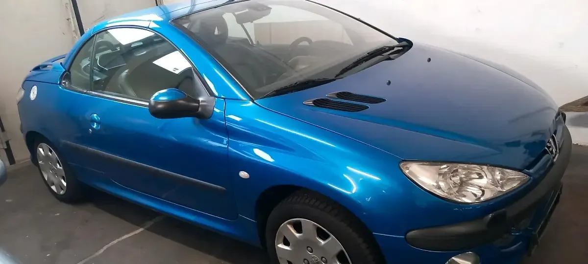 Gebraucht Peugeot 206 CC 135 PS (99 kW) 2002 Blau Cabrio
