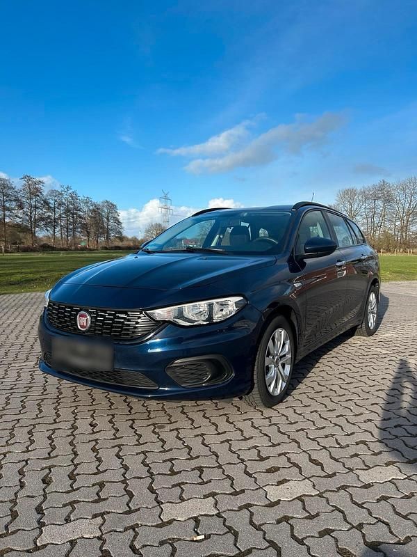 Gebraucht Fiat Tipo 95 PS (69 kW) 2017 Blau Kombi