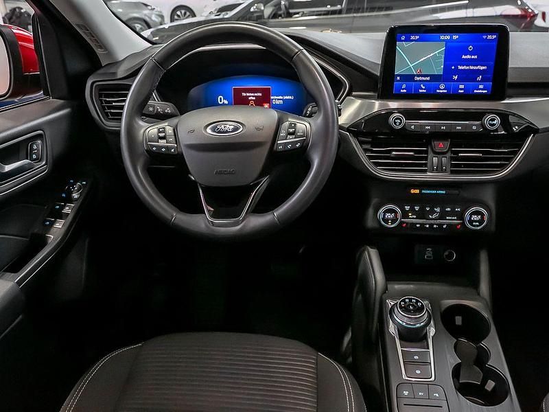 Gebraucht Ford Kuga Titanium 224 PS (164 kW) 2022 Rot SUV