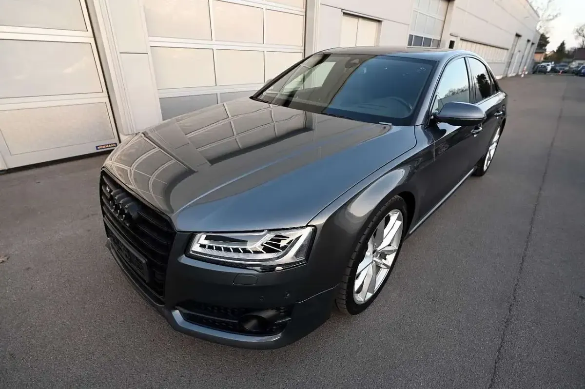 Gebraucht Audi S8 plus Sport 733 PS (539 kW) 2017 Grau Limousine