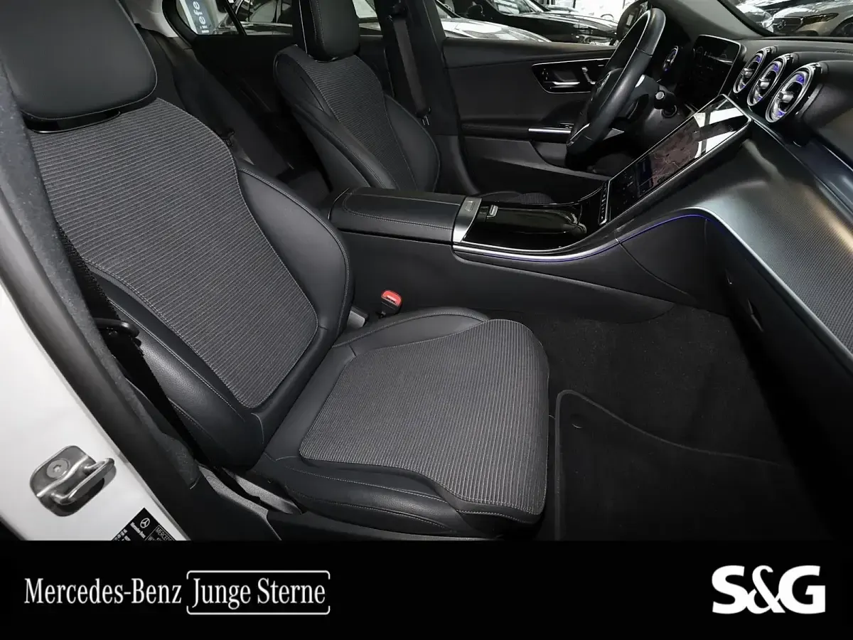 Gebraucht Mercedes C180 Avantgarde 170 PS (125 kW) 2025 Unilack polarweiß Limousine