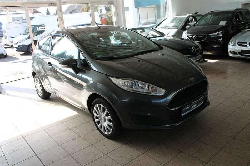 Gebraucht Ford Fiesta Trend 60 PS (44 kW) 2016 Grau Kleinwagen