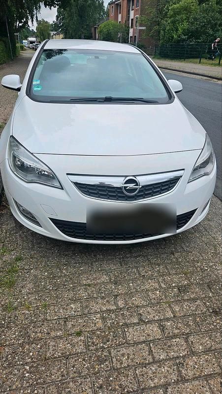 Gebraucht Opel Astra Design Edition 87 PS (63 kW) 2011 Weiß Limousine