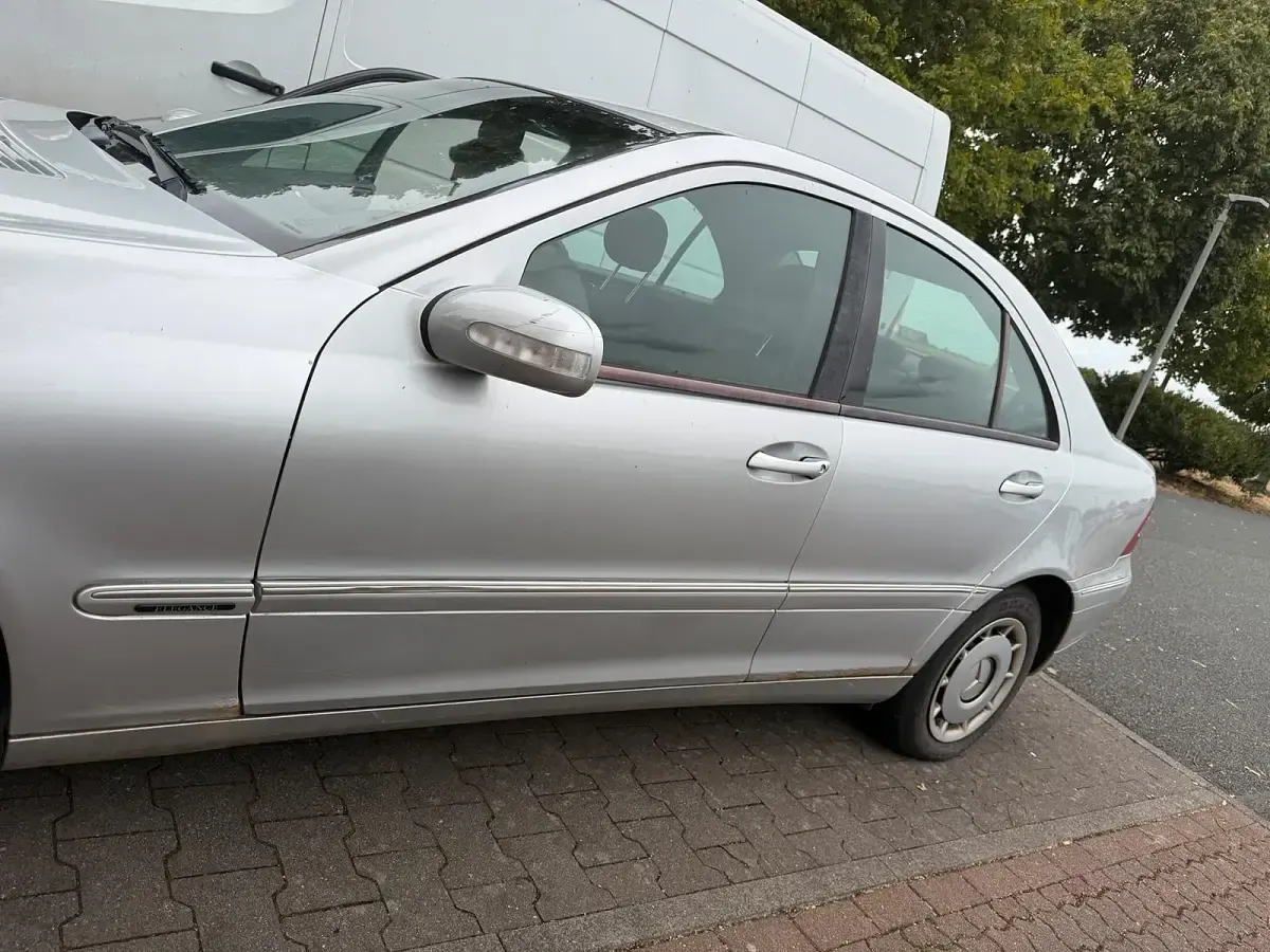 Gebraucht Mercedes C220 143 PS (105 kW) 2002 Silber Limousine