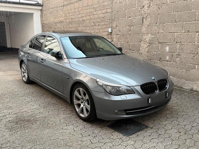 Grau Gebraucht 2007 BMW 525 Limousine | 4.500 € (Guter Preis) - Bild 1/4
