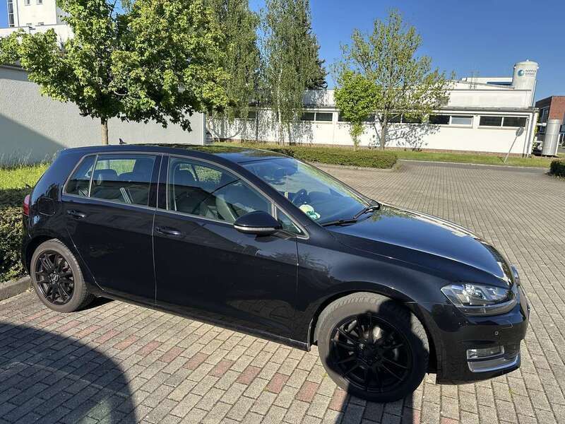Gebraucht 2017 VW Golf VII Highline Limousine | 15.000 € (Guter Preis) - Bild 1/4