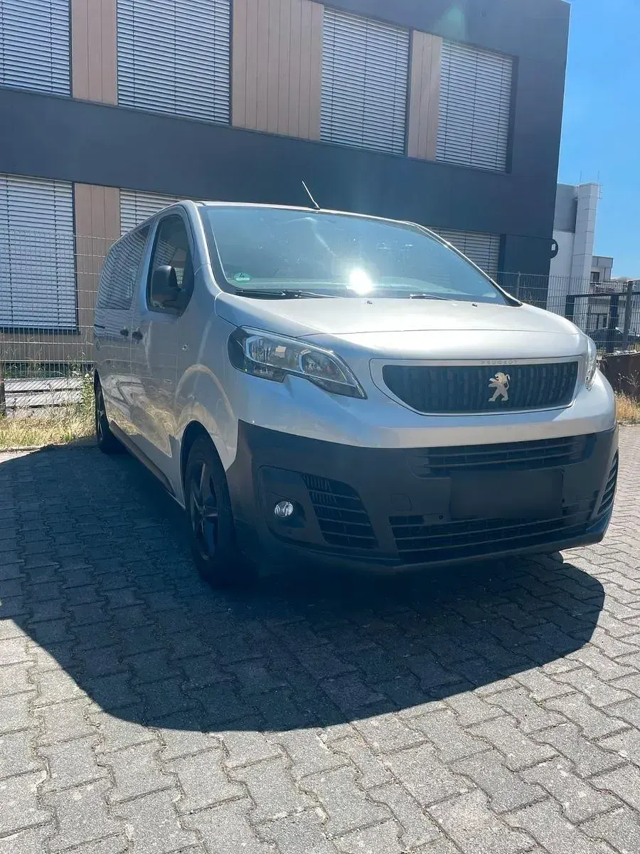 Gebraucht Peugeot Expert 150 PS (110 kW) 2018 Grau Van
