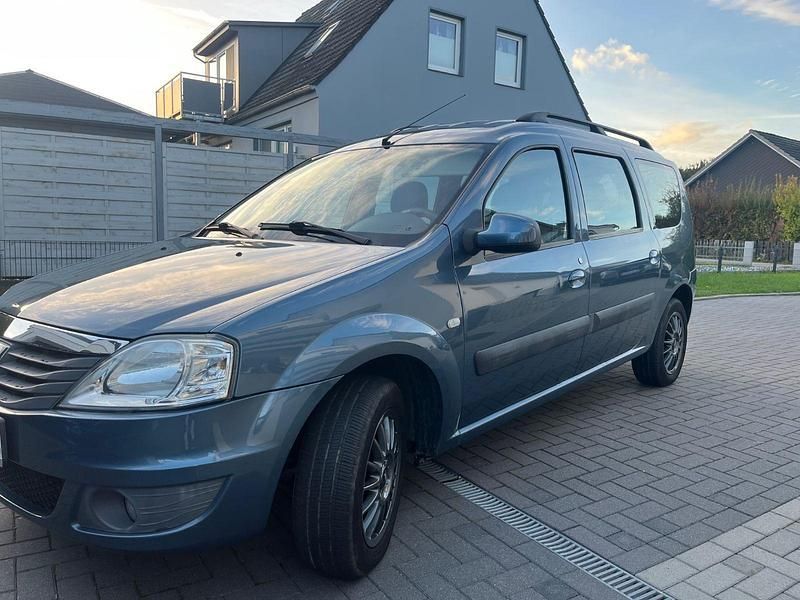 Blau Gebraucht 2011 Dacia Logan MCV Lauréate Kombi | 2.999 € (Guter Preis) - Bild 1/4