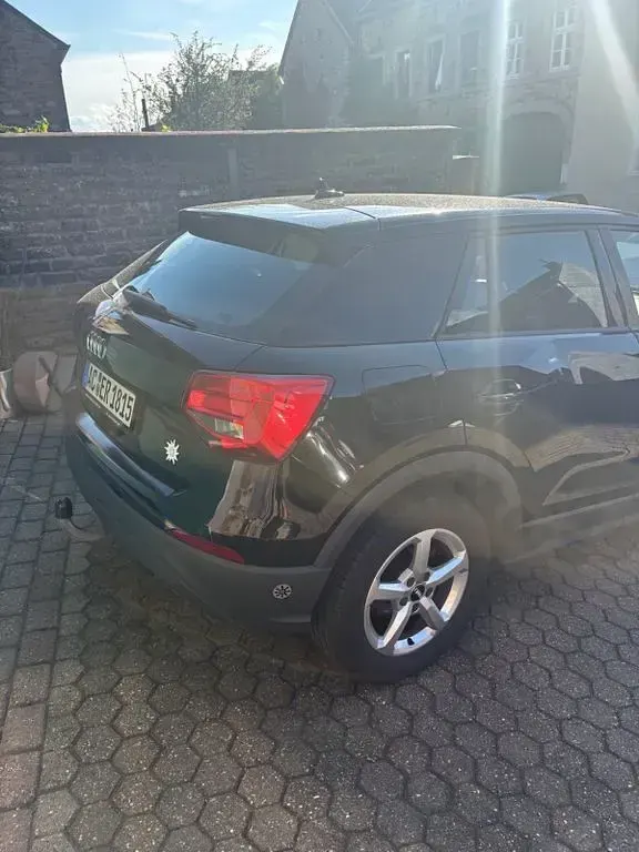 Gebraucht Audi Q2 116 PS (85 kW) 2018 Schwarz SUV