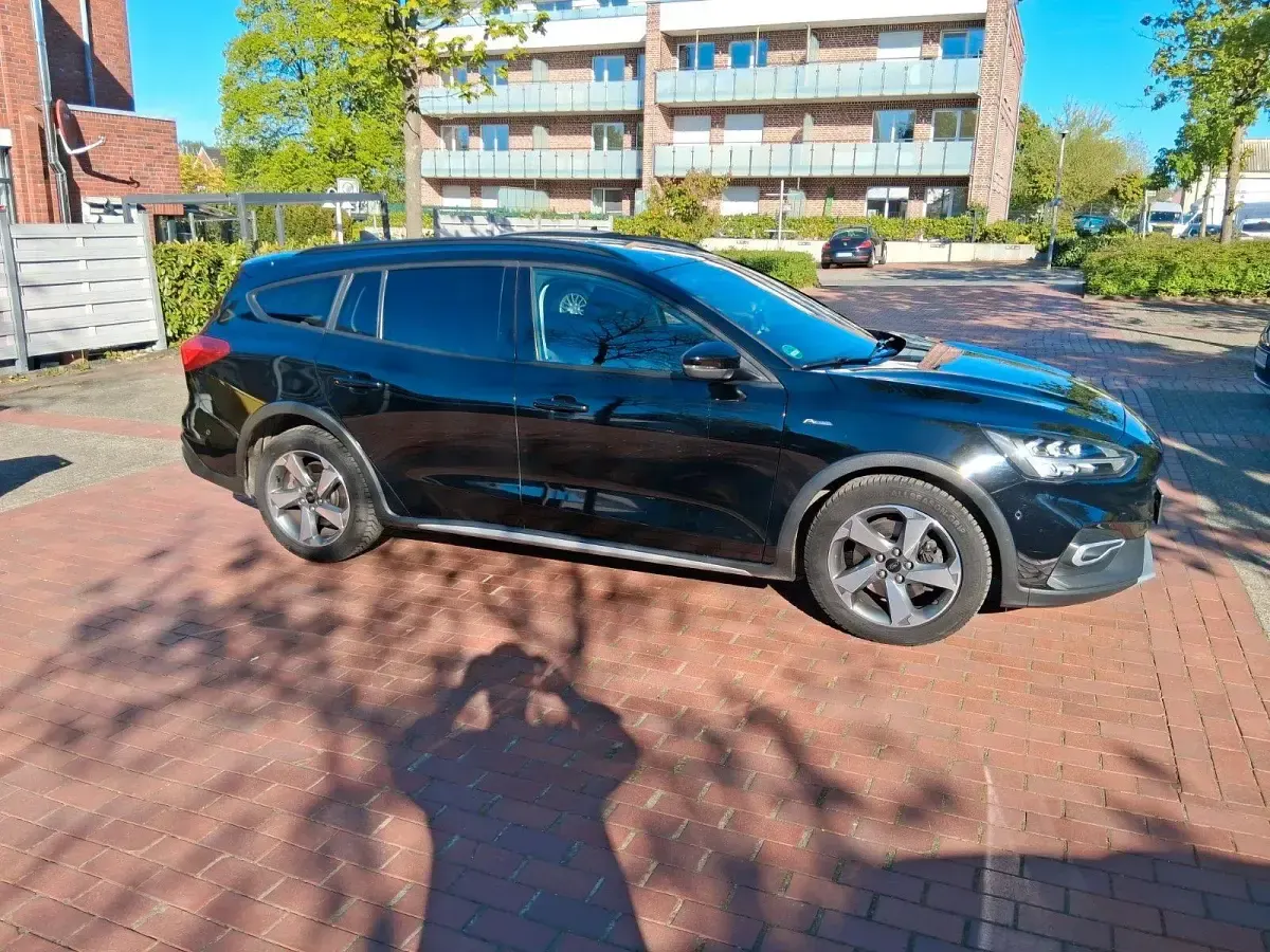 Używany Ford Focus Active 120 KM (88 kW) 2020 Czarny Kombi