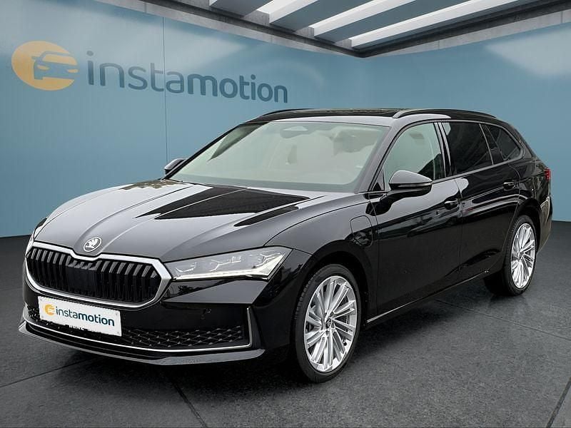 Schwarz Neu 2025 Skoda Superb Kombi | 51.799 € (Etwas zu teuer) - Bild 1/4