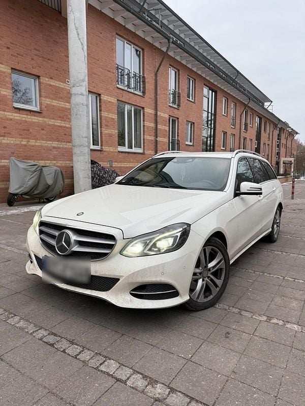 Weiß Gebraucht 2014 Mercedes E350 Avantgarde Kombi | 8.999 € (Superpreis) - Bild 1/4