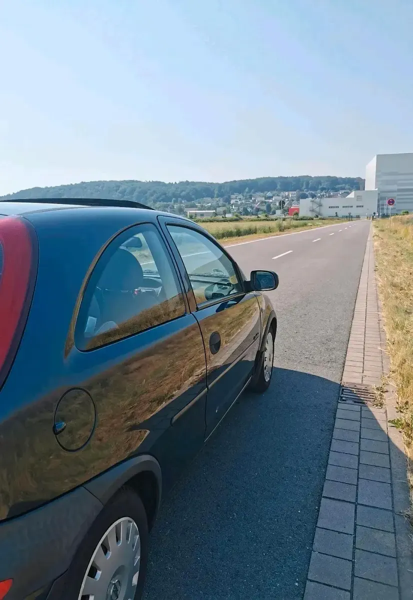Gebraucht Opel Corsa 75 PS (55 kW) 2001 Blau Kleinwagen