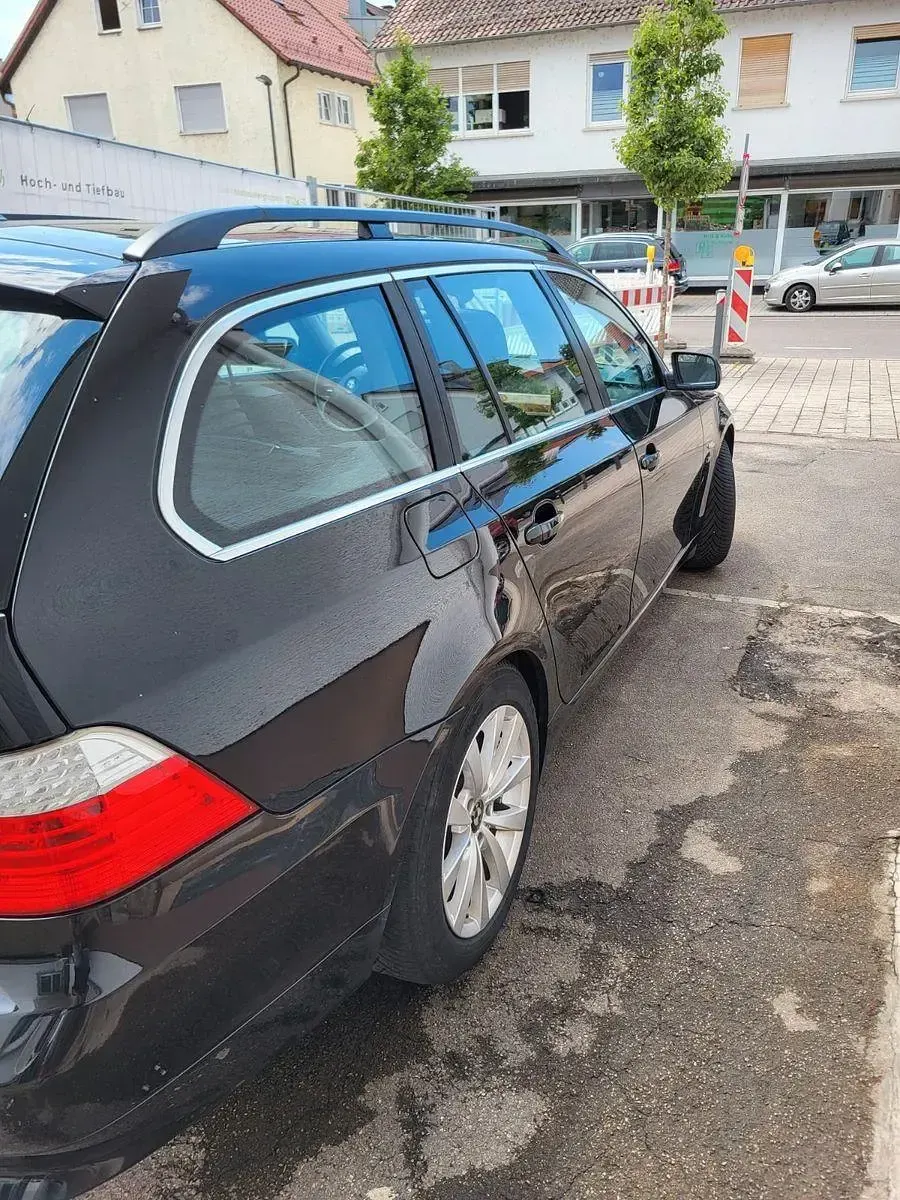 Gebraucht BMW 525 197 PS (144 kW) 2009 Schwarz Kombi