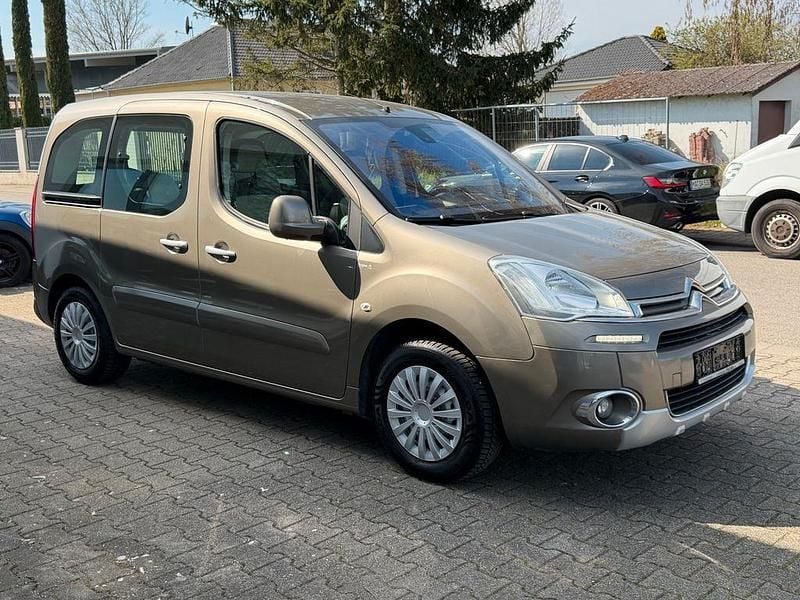 Gebraucht Citroën Berlingo SELECTION 114 PS (83 kW) 2014 Braun Van / Kleinbus