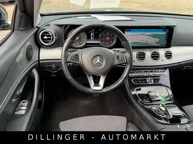 Gebraucht Mercedes E220 194 PS (142 kW) 2016 Schwarz Limousine