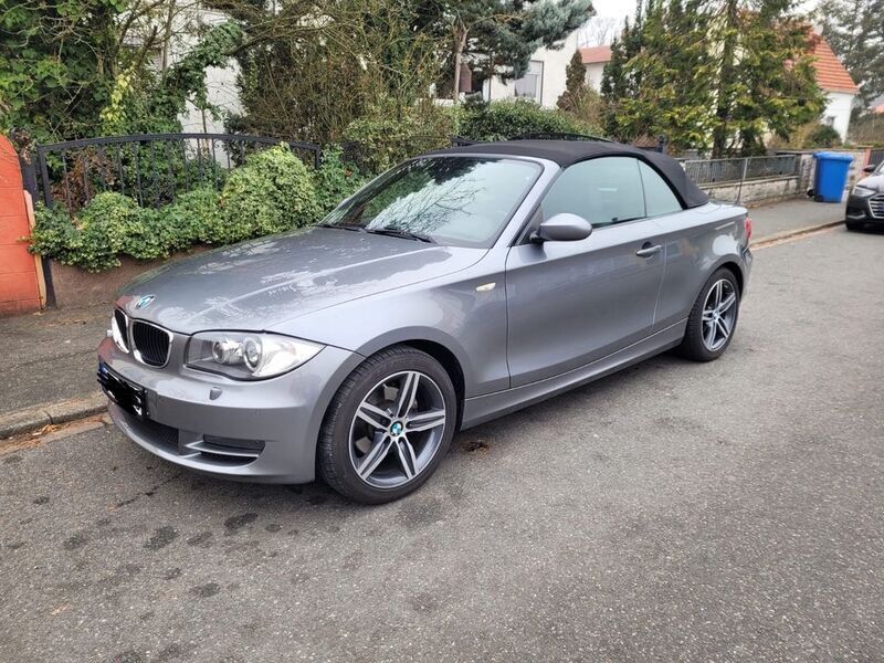 Grau Gebraucht 2009 BMW 120 Cabriolet Sport Line Cabrio | 11.500 € (Etwas zu teuer) - Bild 1/4