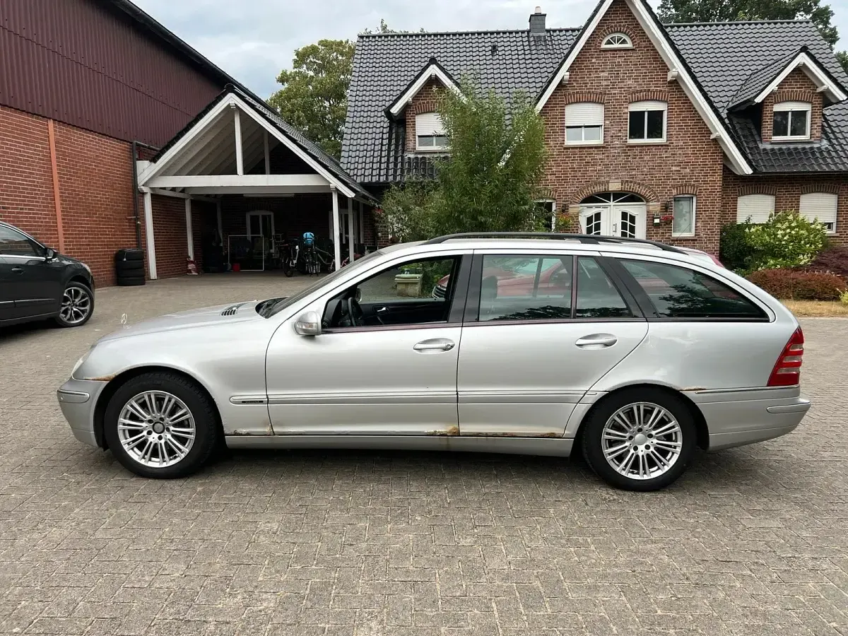 Gebraucht Mercedes C220 143 PS (105 kW) 2002 Grau Kombi